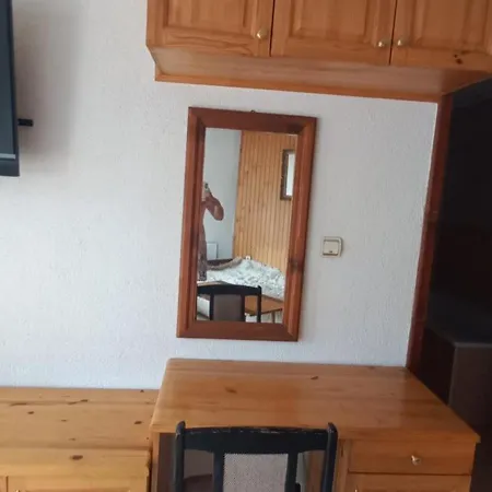 Dumanova House * バンスコ