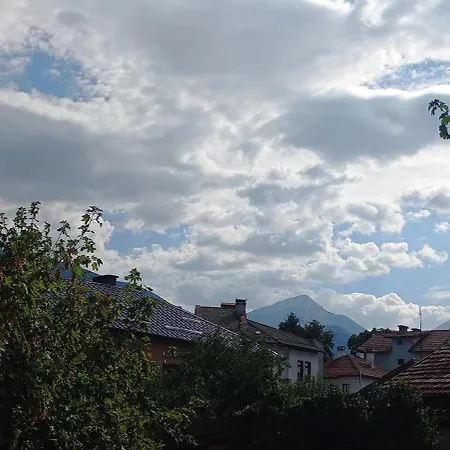Dumanova House