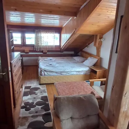 ゲストハウス Dumanova House