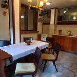 Dumanova House 게스트하우스