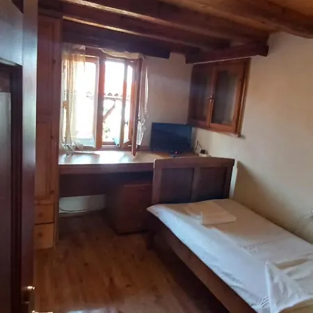 Dumanova House