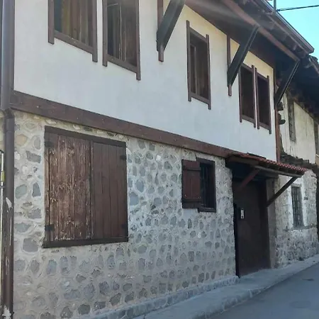 Konukevi Dumanova House *