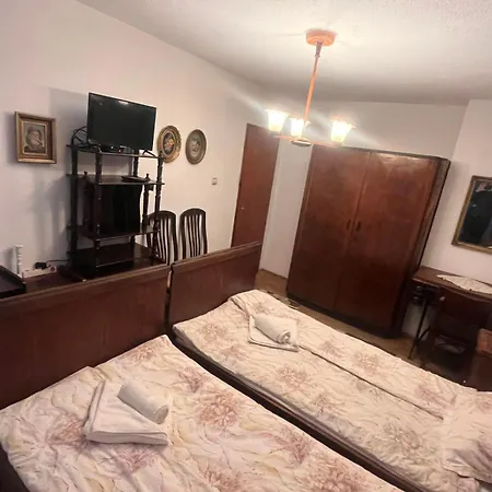 Dumanova House Гостевой дом *