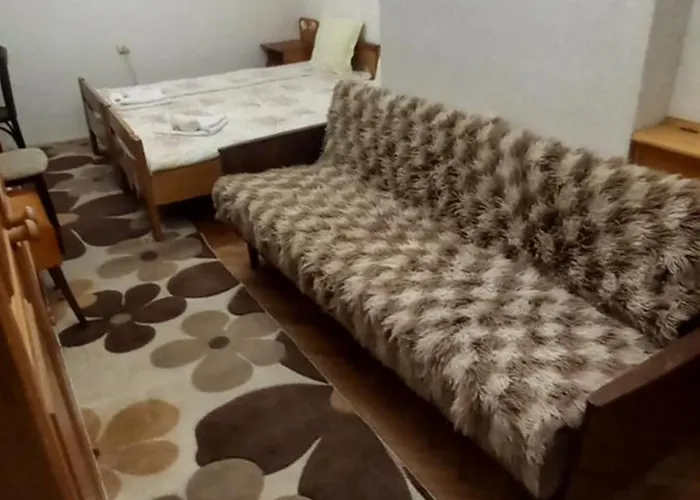 Dumanova House Guest house *